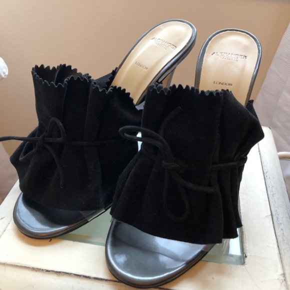 Authentic Alexander White Eloisa Black Ruffled Suede Mules - Picture 4 of 7